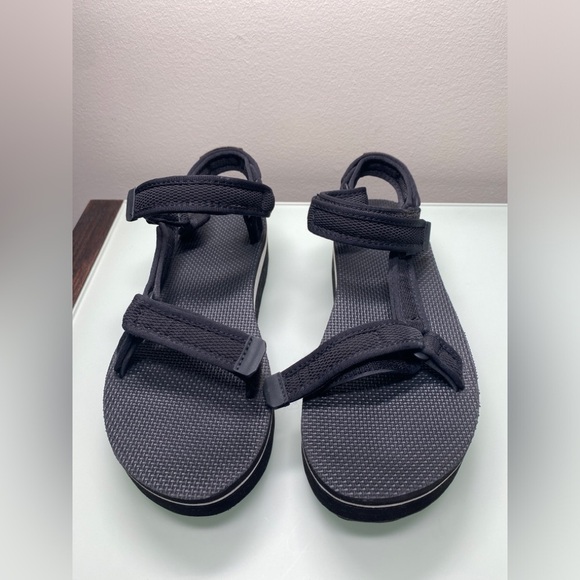 Teva Flatform Universal Mesh Print Strap Sandals - Picture 5 of 9